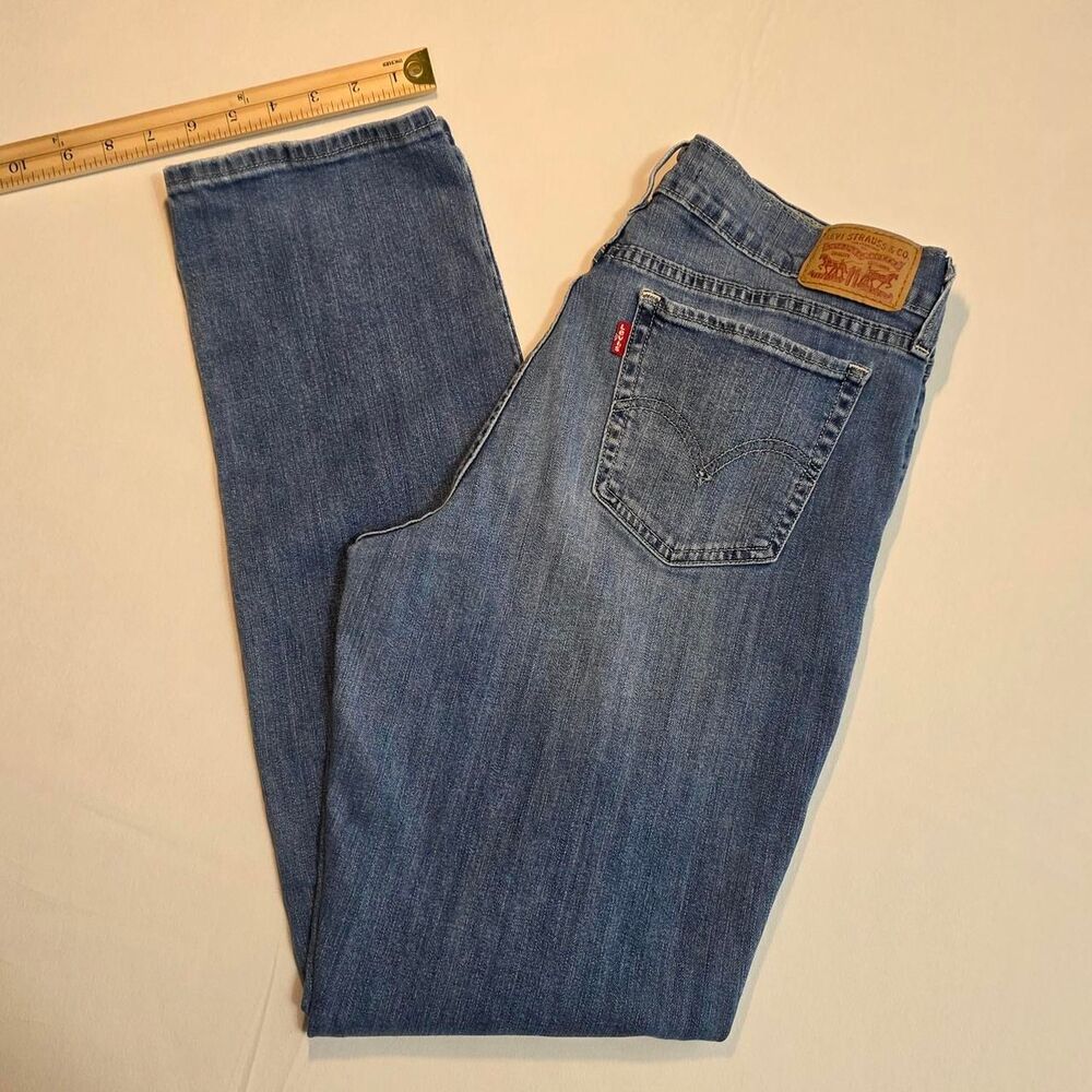 Levi's 414 Relaxed Straight Women's Size W29/L32 blue jeans